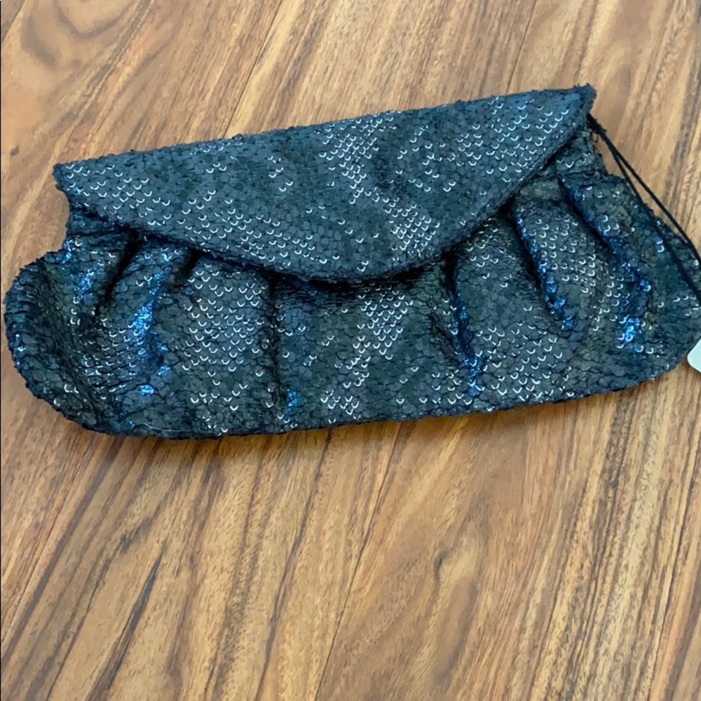 Vegan clutch
